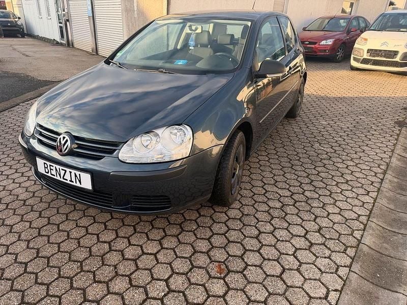 Blau Gebraucht 2007 VW Golf Trendline Limousine | 2.600 € (Superpreis) - Bild 1/4