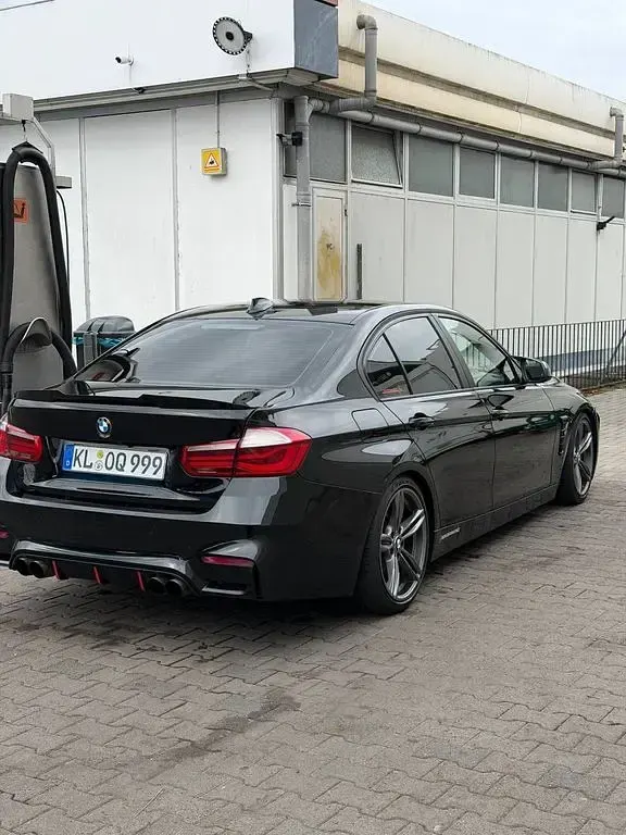 Gebraucht BMW 320 M Sport 184 PS (135 kW) 2012 Schwarz Limousine