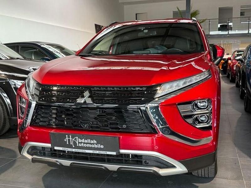 Rot Gebraucht 2021 Mitsubishi Eclipse Cross Edition SUV | 23.800 € (Fairer Preis) - Bild 1/4