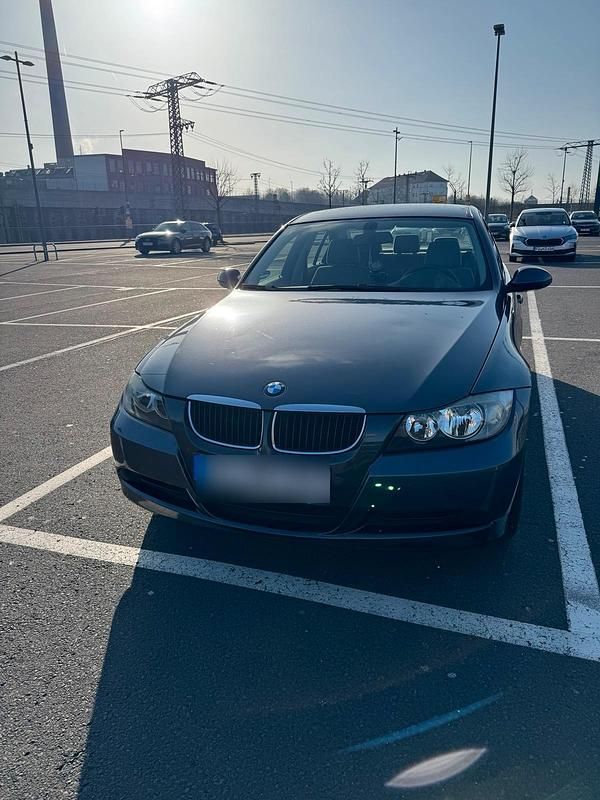 Gebraucht BMW 318 116 PS (85 kW) 2005 Grau Limousine