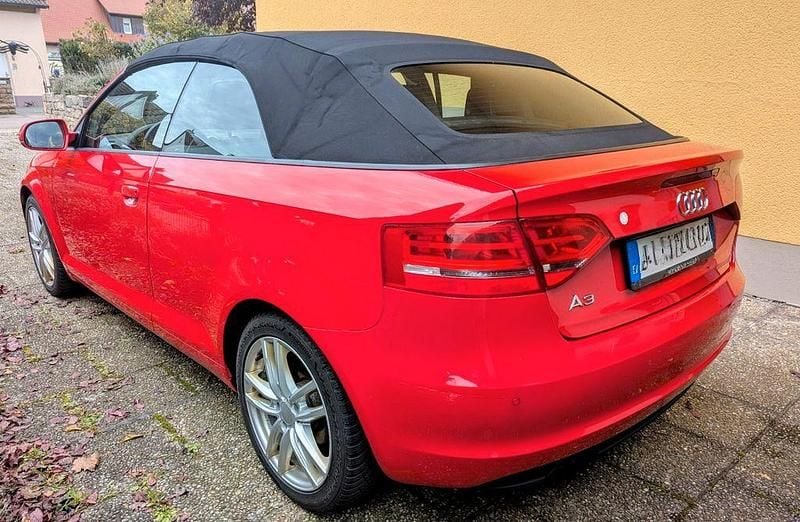 Gebraucht Audi Cabriolet Sport 160 PS (117 kW) 2011 Rot Cabrio