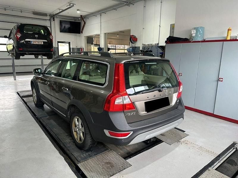 Gebraucht Volvo XC70 Summum 185 PS (136 kW) 2008 Grau SUV