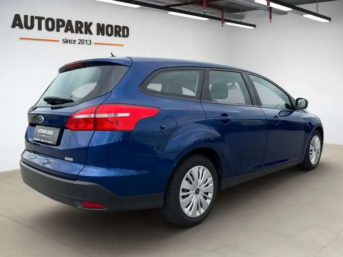 Gebraucht Ford Focus Trend 101 PS (74 kW) 2018 Blau Kombi