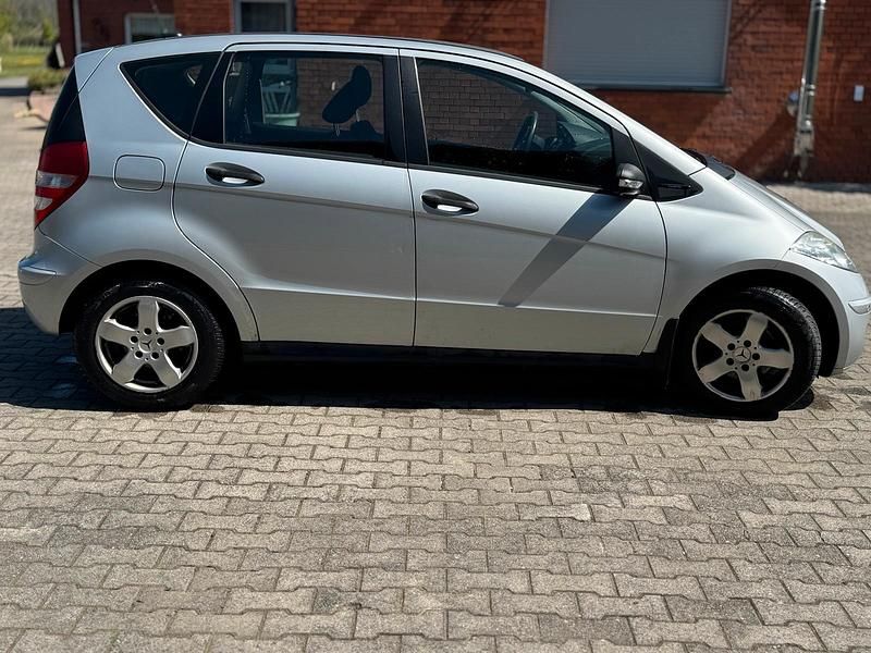 Usata Mercedes A170 116 CV (85 kW) 2004 Argento Utilitaria