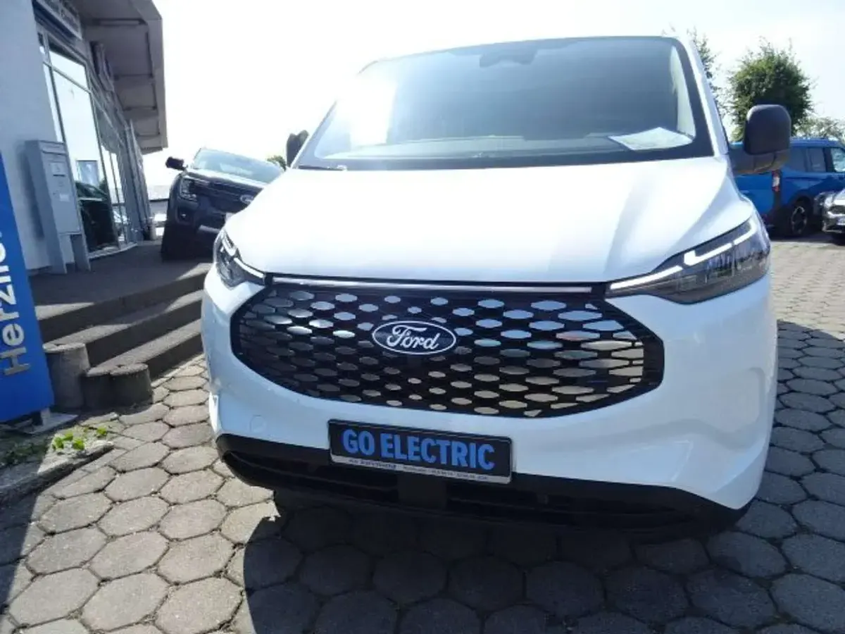 Ny Ford Transit Trend 100 kW (136 HK) 2025 Hvid MPV