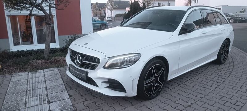 Weiß Gebraucht 2021 Mercedes C180 AMG Kombi | 23.900 € (Guter Preis) - Bild 1/4