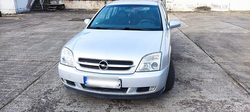 Silber Gebraucht 2002 Opel Vectra Limousine | 2.900 € - Bild 1/4