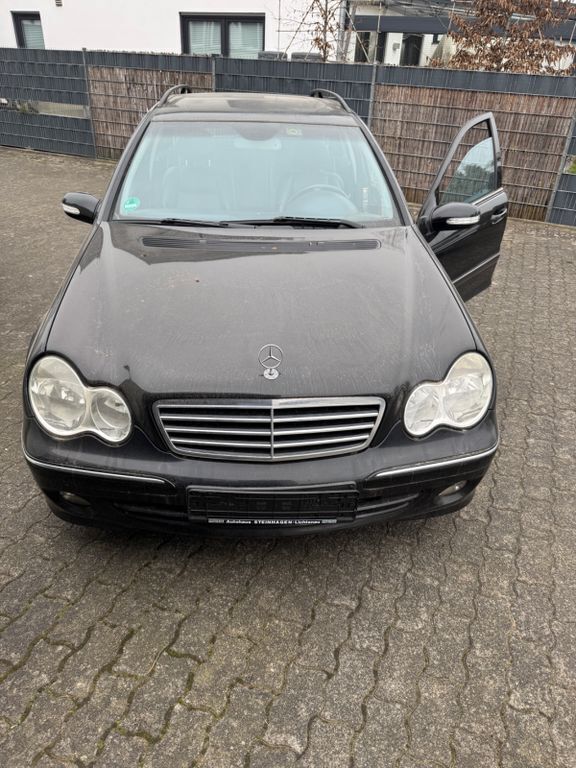 Schwarz Gebraucht 2005 Mercedes C220 Elegance Kombi | 1.650 € (Superpreis) - Bild 1/4