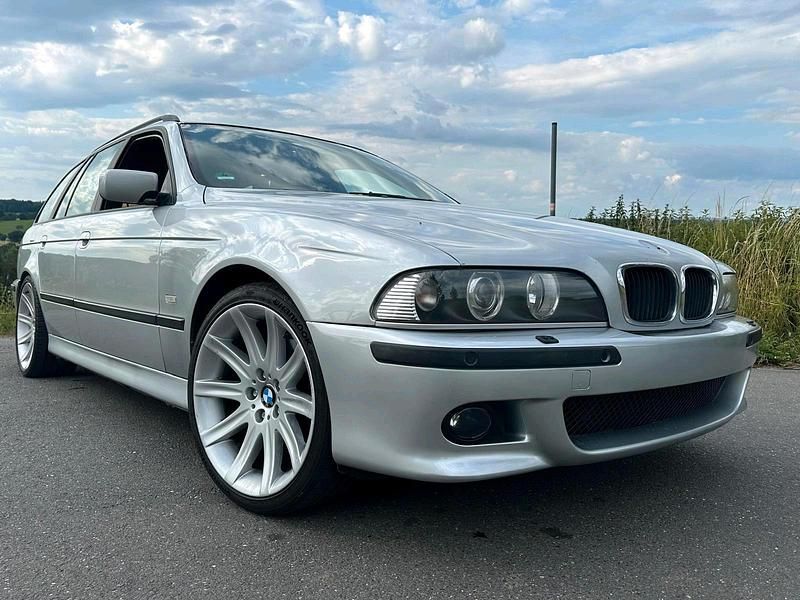 Silber Gebraucht 2003 BMW 530 M Sport Kombi | 8.399 € (Teuer) - Bild 1/4