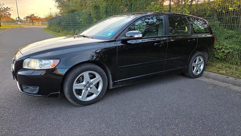 Schwarz Gebraucht 2007 Volvo V50 Kombi | 4.250 € (Guter Preis) - Bild 1/4