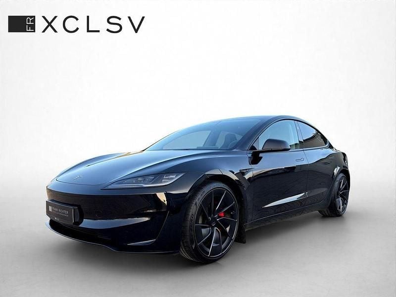 Schwarz Gebraucht 2024 Tesla Model 3 Performance Limousine | 50.990 € (Fairer Preis) - Bild 1/4