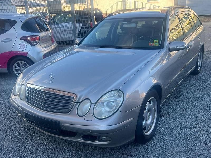 Gebraucht Mercedes E220 150 PS (110 kW) 2005 Silber Kombi