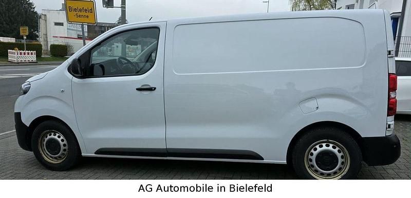 Gebraucht Toyota Proace 120 PS (88 kW) 2022 Weiß Van / Kleinbus