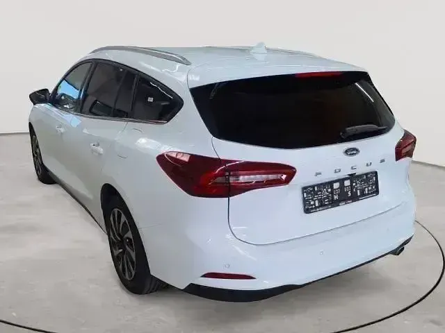 Gebraucht Ford Focus Titanium 120 PS (88 kW) 2025 Frozen white Kombi