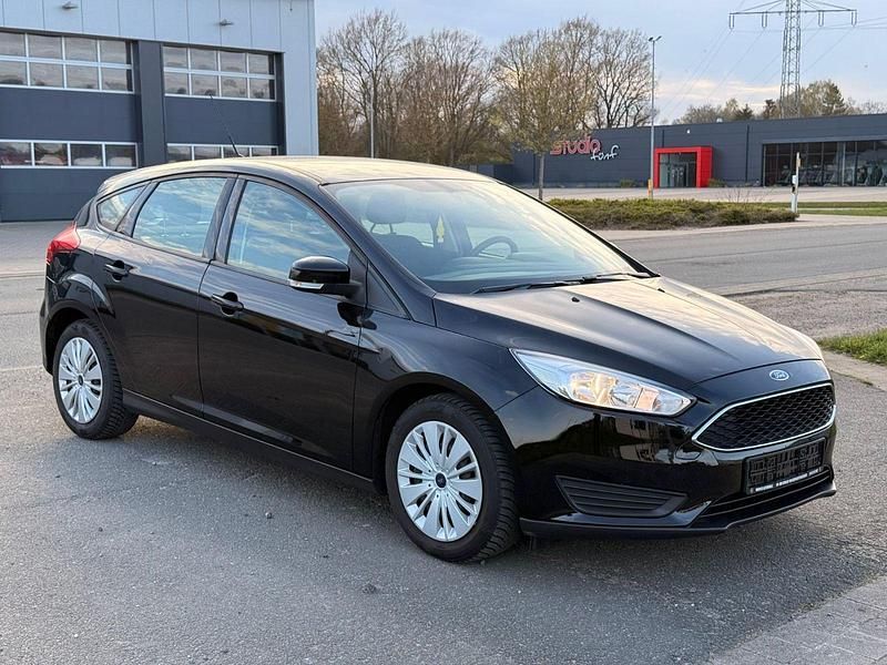 Second-hand Ford Focus Trend 101 CP (74 kW) 2017 Negru Hatchback