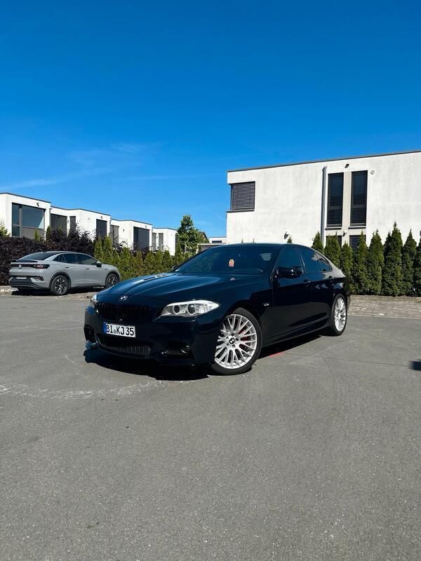 Blau Gebraucht 2011 BMW 550 M Sport Limousine | 10.900 € (Superpreis) - Bild 1/4