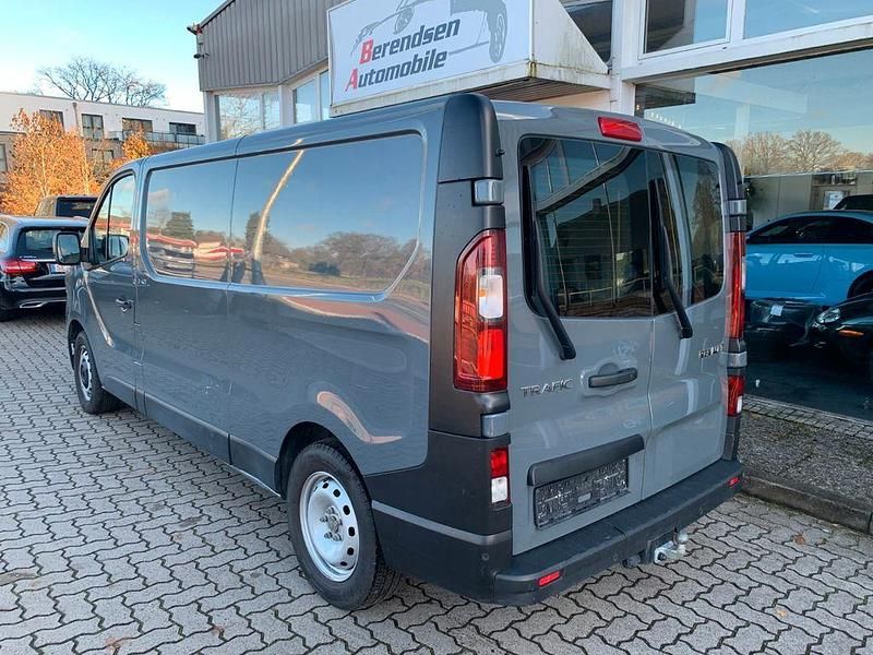 Gebraucht Renault Trafic Komfort 150 PS (110 kW) 2022 Grau Van / Kleinbus