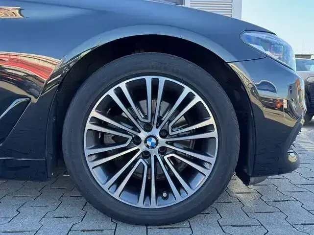 Gebraucht BMW 520 Sport Line 190 PS (139 kW) 2018 Schwarz Kombi