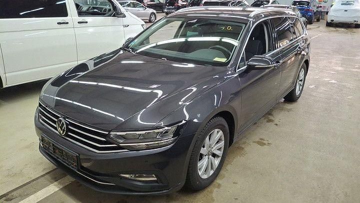 Gebraucht VW Passat Business 150 PS (110 kW) 2024 Grau Kombi