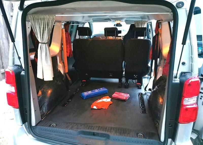 Gebraucht Peugeot Traveller 177 PS (130 kW) 2017 Silber Van / Kleinbus