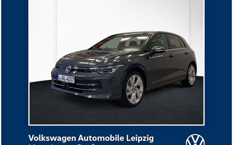Delfingrau metallic / dach in schwarz Gebraucht 2024 VW Golf VIII Edition Limousine | 31.930 € (Fairer Preis) - Bild 1/4