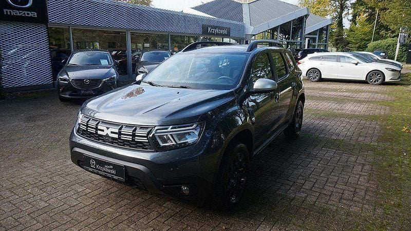 Grau Gebraucht 2023 Dacia Duster Expression SUV | 15.973 € (Superpreis) - Bild 1/4