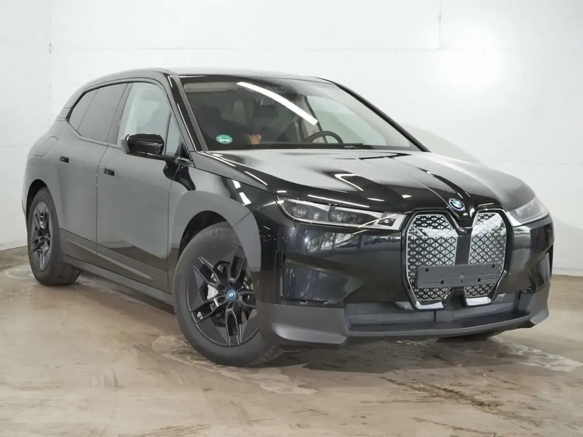 Gebraucht BMW iX 384 kW (523 PS) 2025 Saphirschwarz metallic SUV
