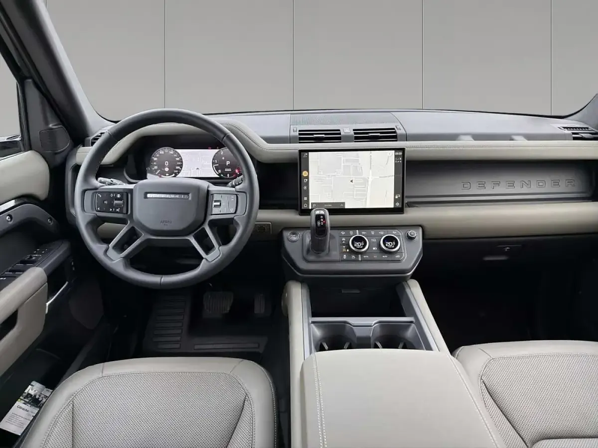 Gebraucht Land Rover Defender SE Dynamic 252 PS (185 kW) 2025 Santorini black SUV