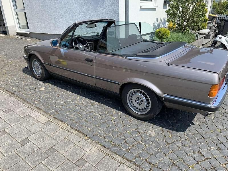 Bronze Gebraucht 1990 BMW 320 Cabriolet Cabrio | 9.900 € - Bild 1/4
