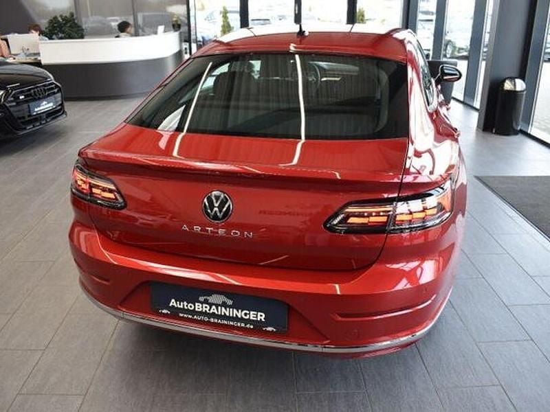 Gebraucht VW Arteon Active 150 PS (110 kW) 2023 Rot Limousine