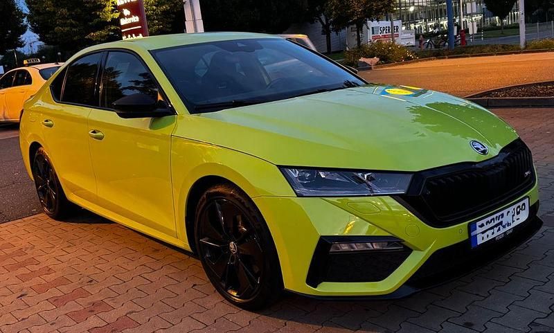 Grün Gebraucht 2022 Skoda Octavia RS Limousine | 24.900 € (Guter Preis) - Bild 1/3