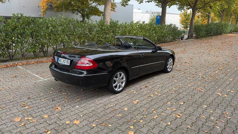 Gebraucht Mercedes CLK200 163 PS (119 kW) 2005 Schwarz Cabrio