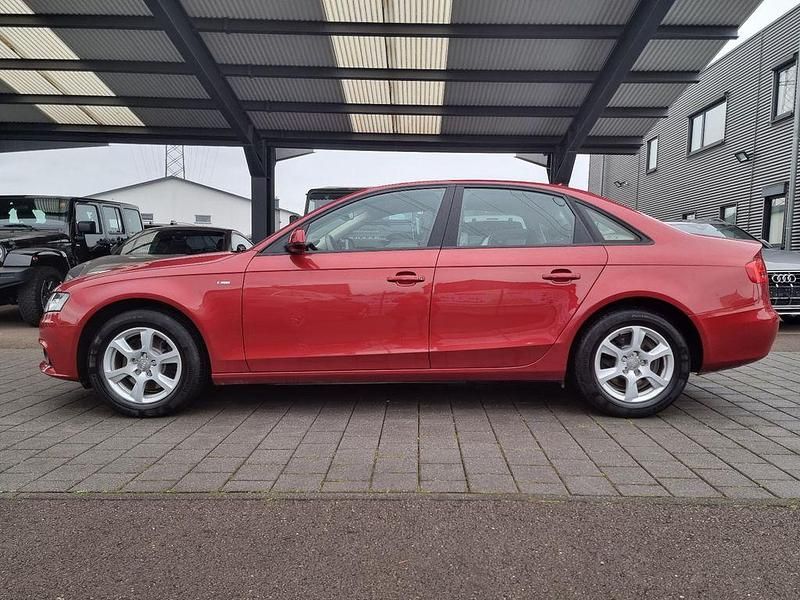 Second-hand Audi A4 143 CP (105 kW) 2011 Roșu Berlinǎ