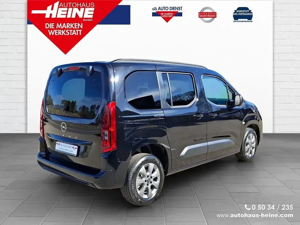 Neu Opel Combo Life Style 102 PS (75 kW) 2026 Schwarz Van / Kleinbus