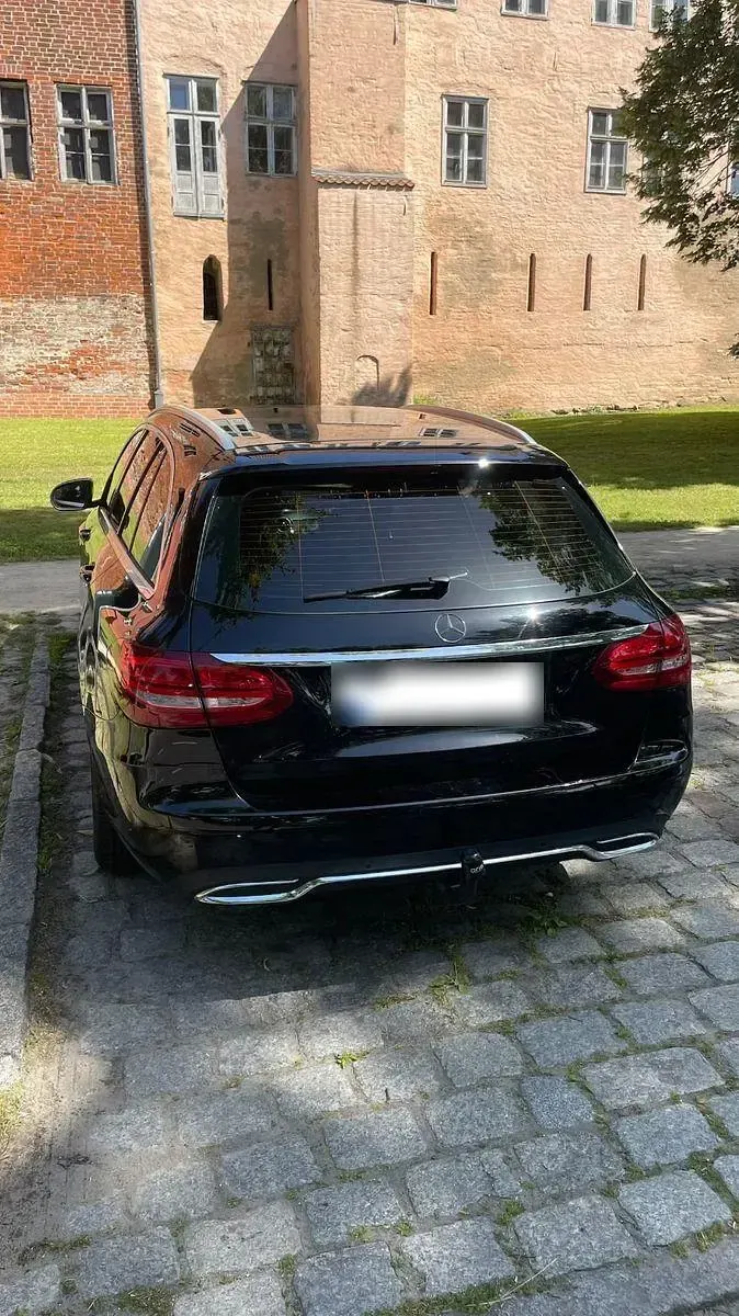 Gebraucht Mercedes C180 156 PS (114 kW) 2017 Schwarz Limousine