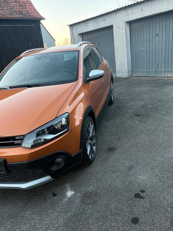 Gebraucht VW Polo Cross 90 PS (66 kW) 2015 Orange Kleinwagen
