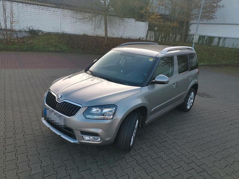 Beige Gebraucht 2015 Skoda Yeti SUV | 6.950 € (Superpreis) - Bild 1/4