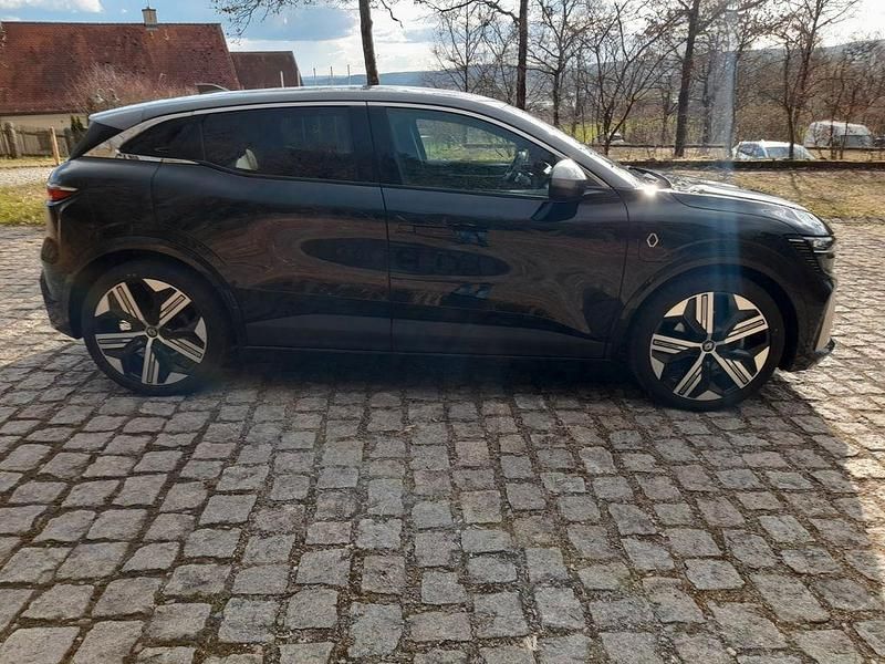 Gebraucht Renault Megane E-Tech Iconic 160 kW (218 PS) 2022 Schwarz Limousine