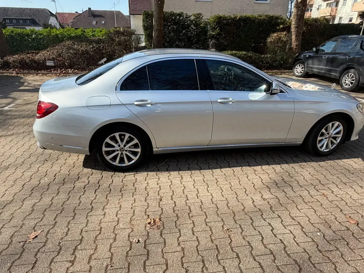 Gebraucht Mercedes E200 150 PS (110 kW) 2018 Silber Limousine