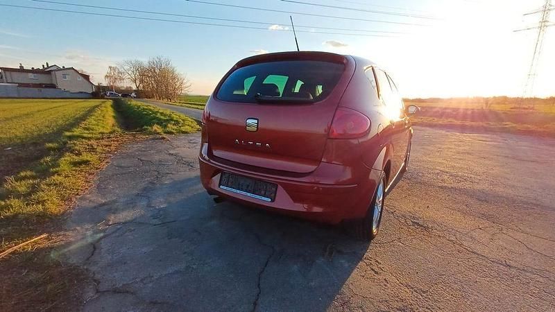 Gebraucht Seat Altea Reference 102 PS (75 kW) 2006 Rot Van / Kleinbus