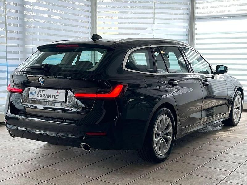 Gebraucht BMW 320 Sport Line 190 PS (139 kW) 2022 Schwarz Kombi