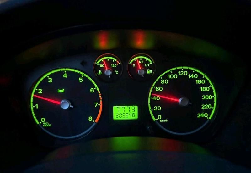 Używany Ford Focus 101 KM (74 kW) 2006 Czarny Sedan/Limuzyna
