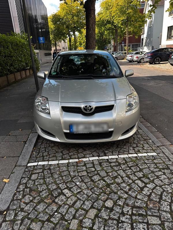 Silber Gebraucht 2009 Toyota Auris Kleinwagen | 5.250 € (Fairer Preis) - Bild 1/4