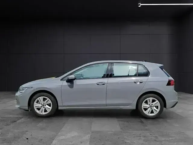 Gebraucht VW Golf VIII Life 150 PS (110 kW) 2025 Grau Limousine