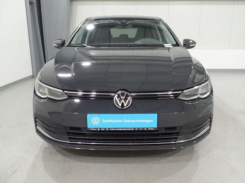 Gebraucht VW Golf VIII Move 110 PS (80 kW) 2024 Grau Limousine