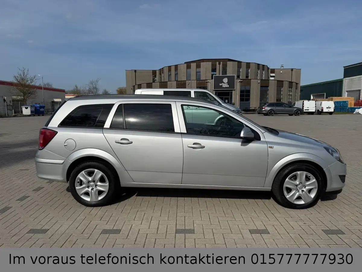 Gebraucht Opel Astra 116 PS (85 kW) 2012 Grau Kombi
