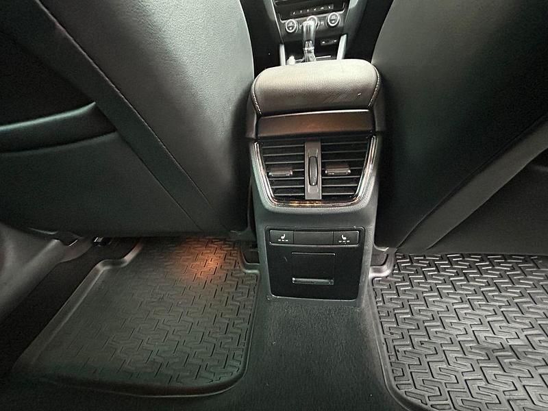 Gebraucht Skoda Octavia RS 184 PS (135 kW) 2015 Weiß Kleinwagen