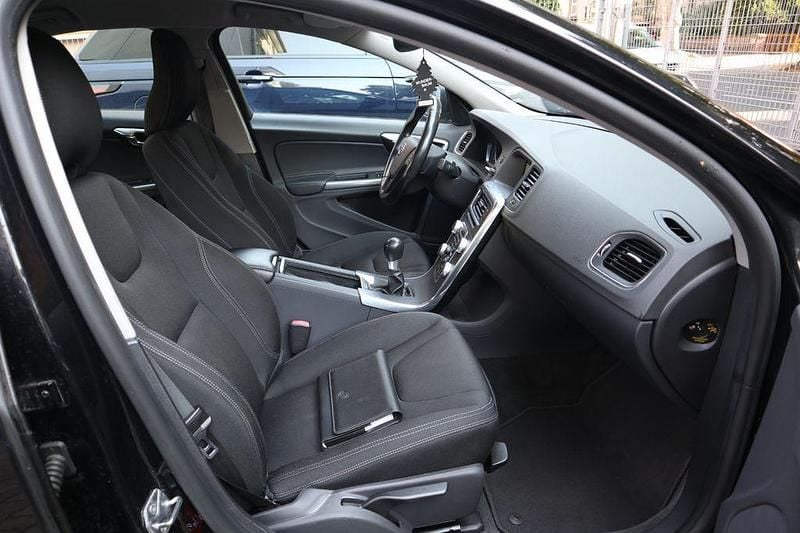 Gebraucht Volvo S60 Kinetic 114 PS (83 kW) 2015 Schwarz Limousine