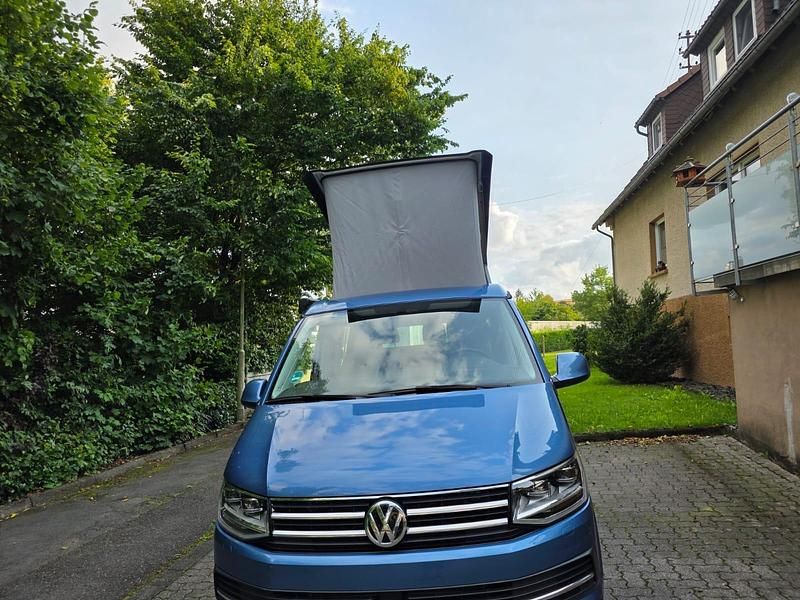 Blau Gebraucht 2018 VW T6 California Van | 49.500 € - Bild 1/4
