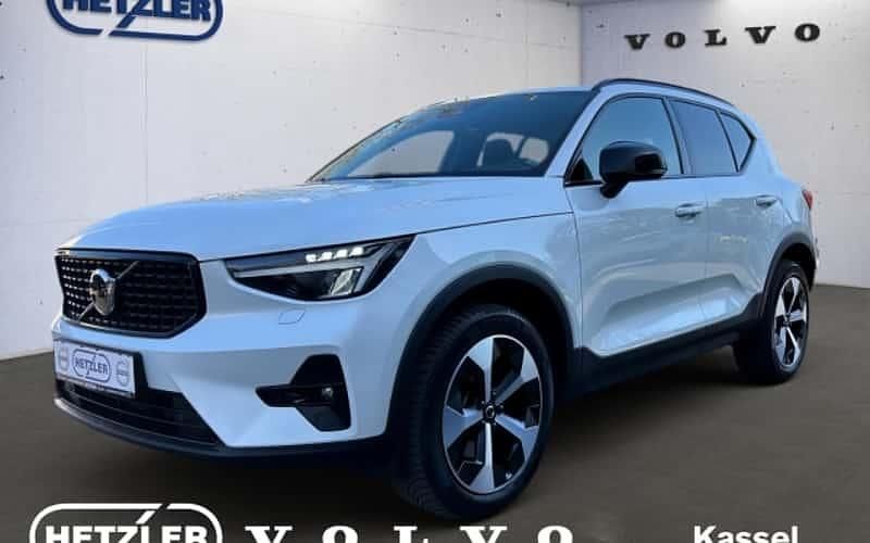 Weiß Gebraucht 2024 Volvo XC40 Plus SUV | 39.950 € (Teuer) - Bild 1/4